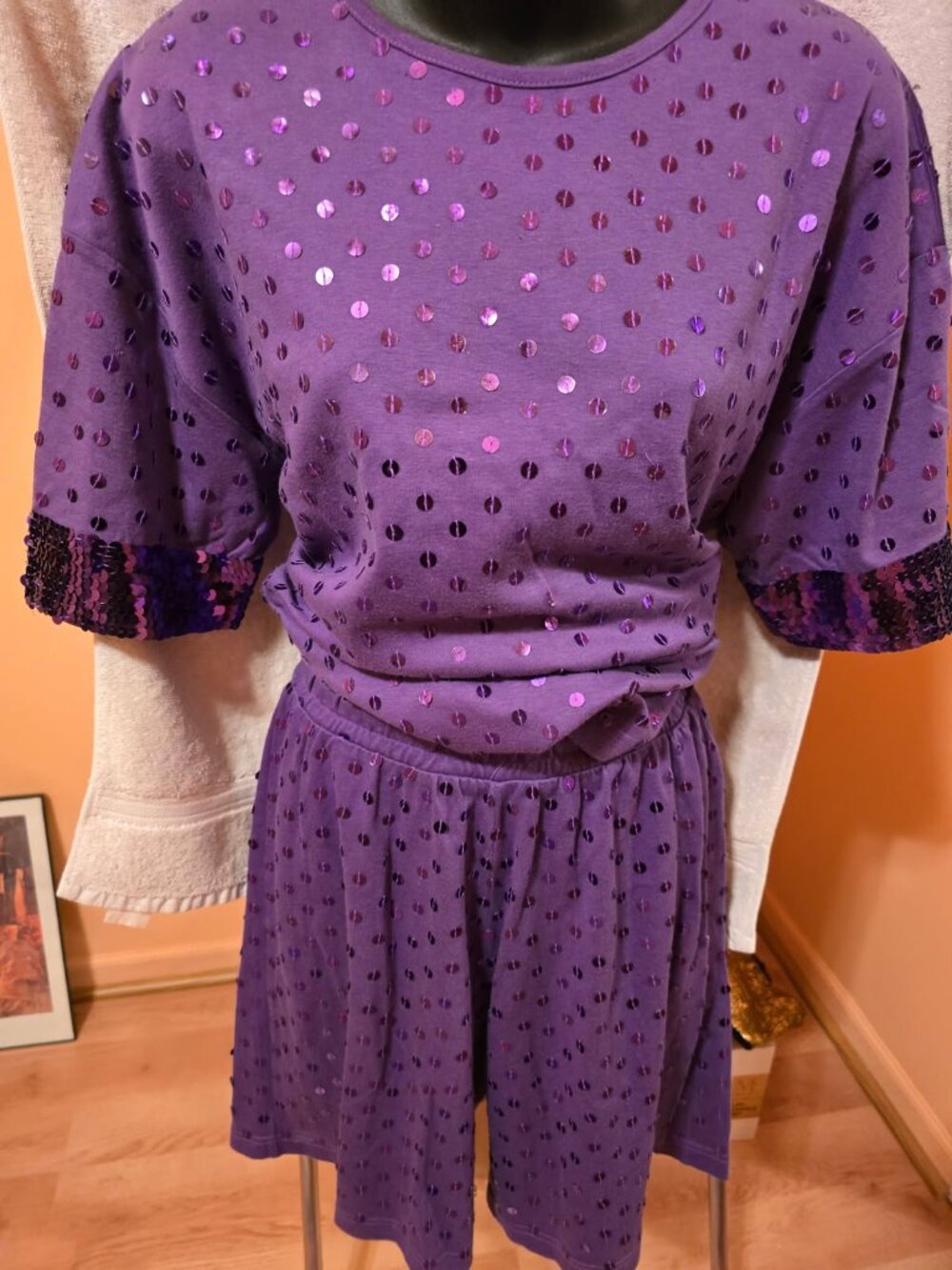 Short Set - Picture 3 of 3